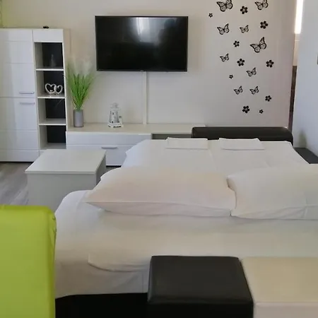 Ara Pensjonat Makarska