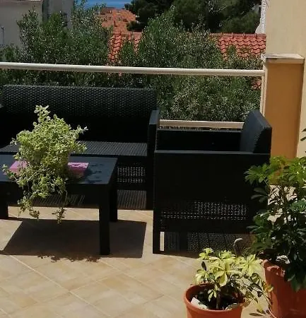 Πανσιόν Ara Μακάρσκα