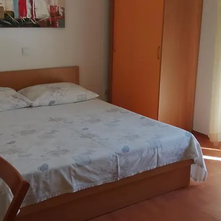 Ara 3*
